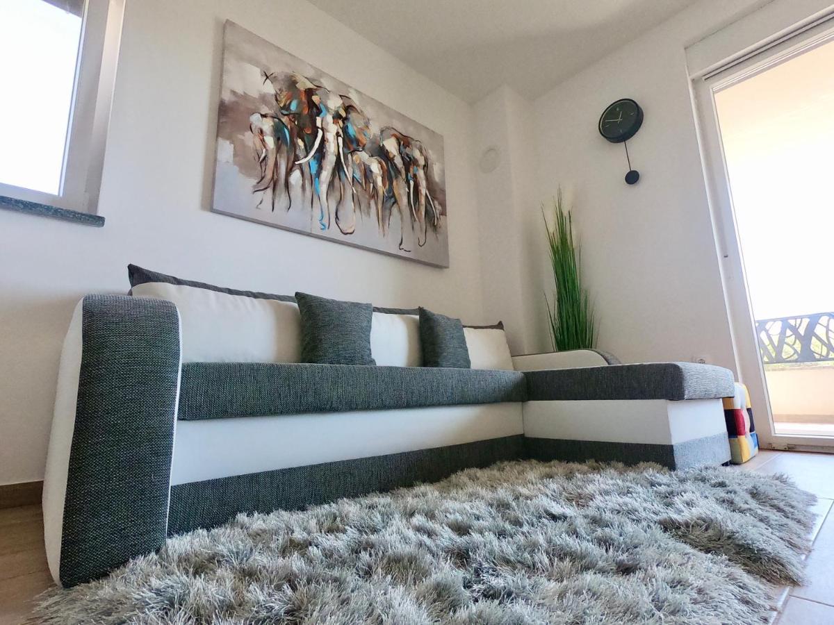 Apartment Libero Vodice Esterno foto